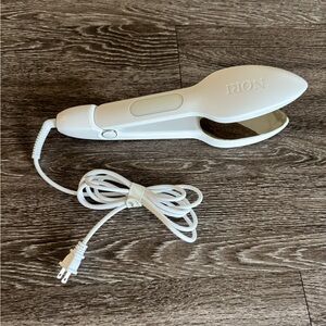 White Nori Handheld Iron